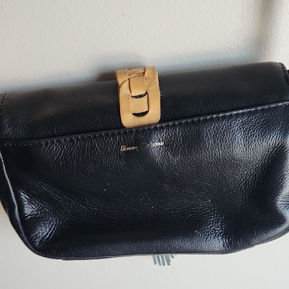 Tommy Bahama Black and Tan Crossbody Bag 100 Percent Leather - Picture 3 of 16